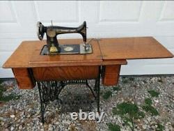 Singer sewing machine vintage