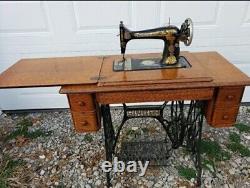 Singer sewing machine vintage