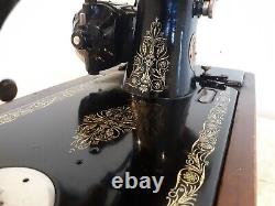 Superb Antique 1927 Singer Sewing Machine Model 99k Case Fully Tested