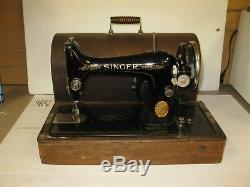 The Singer Manufacturing Co Antique SINGER Sewing Machine