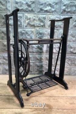 Treadle Sewing Machine, Cast Iron Base, Industrial Age Singer Steampunk QL