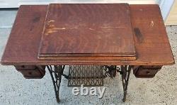 VC Antique 1920 Model 115 Treadle Pedal Singer Sewing Machine Cast Iron Table