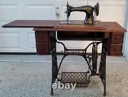 VC Antique 1920 Model 15 Manual Pedal Singer Sewing Machine Cast Iron Table