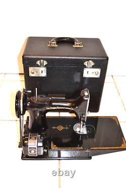 VERY CLEAN SINGER FEATHERWEIGHT 221 SEWING MACHINE CASE & EXTRAS April 20, 1948