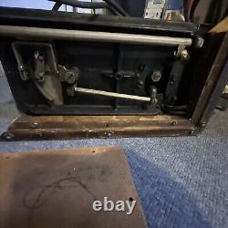 VERY RARE UNIQUE FIND 1930ish vintage black sewing singer machine af238106