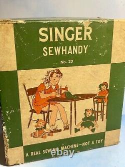 VINTAGE 1926 Singer Childs Sewing Machine MODEL 20 Original Box Clamp & Needles