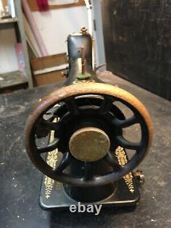 VINTAGE ANTIQUE 1900s SINGER CAST IRON SEWING MACHINE HEAD ONLY Bobbin