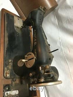 VINTAGE ANTIQUE 1900s SINGER CAST IRON Sewing Machine With case Electric