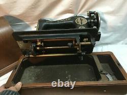 VINTAGE ANTIQUE 1900s SINGER CAST IRON Sewing Machine With case Electric