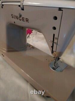 VINTAGE Singer 500a Rocketeer