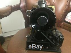 VINTAGE Singer Portable Electric Sewing Machine Antique Featherweight 221-1