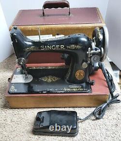 VTG 1928 Singer Portable Sewing Machine AC056058 w Case, Switch Tested & Working