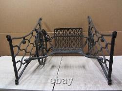 VTG ANTIQUE 1920s SINGER TREADLE SEWING MACHINE CAST IRON TABLE BASE LEGS