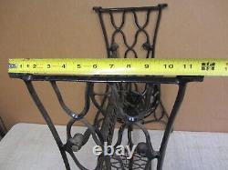 VTG ANTIQUE PRE 1920s SINGER TREADLE SEWING MACHINE CAST IRON TABLE BASE LEGS