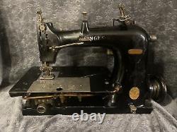 VTG ANTIQUE Singer 152-11 Sewing Machine