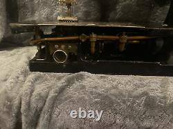 VTG ANTIQUE Singer 152-11 Sewing Machine