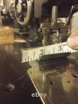 VTG ANTIQUE Singer 152-11 Sewing Machine