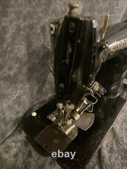VTG ANTIQUE Singer 44-20 Sewing Machine