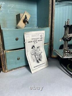 Vintage 1900's SINGER Antique Singer Model 20-2 Sewing Machine See Description