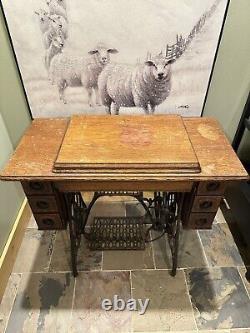 Vintage 1900's SINGER Sewing Machine, 6 Drawer Cabinet