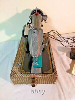 Vintage 1909 SINGER Model 66 #D1351276 Sewing Machine in Case CLEAN & SERVICED