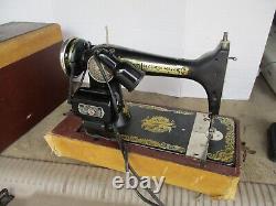 Vintage 1910 Singer Portable Sewing Machine G0358674