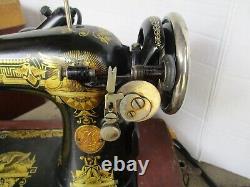 Vintage 1910 Singer Portable Sewing Machine G0358674