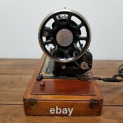 Vintage 1919 Singer Sewing Machine Model 128 Portable with Bentwood Case Works