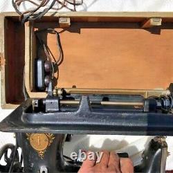 Vintage 1920 Singer Sewing Machine