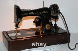 Vintage 1926 SINGER Knee Lever Sewing Machine Bent Wood Case key