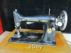 Vintage 1926 Singer Sewing Machine withunique oak tabletop case Rare