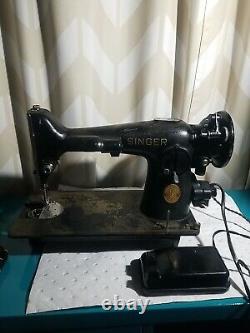 Vintage 1947 Singer Sewing Machine AH044049