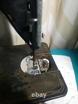 Vintage 1947 Singer Sewing Machine AH044049