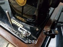 Vintage 1950's SINGER Model 201K Sewing Machine with Wooden Case READ INFO