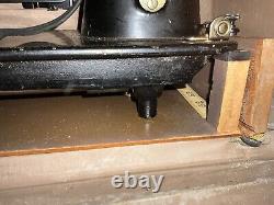 Vintage 1950s 206k Singer Sewing Machine withPower Cord, Peddle And Case Excellent