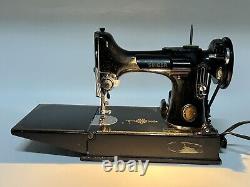 Vintage 1951 Singer 221 Featherweight Portable Electric Sewing Machine in Case