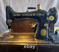 Vintage 20's Singer Sewing Machine Antique B. T. 7