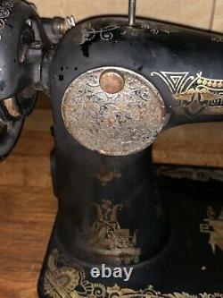 Vintage ANTIQUE SPHINX SINGER TREADLE SEWING MACHINE HEAD Untested Cast Iron