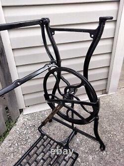 Vintage ANTIQUE TREADLE SEWING MACHINE CAST IRON TABLE BASE LEGS Steampunk