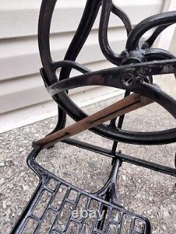 Vintage ANTIQUE TREADLE SEWING MACHINE CAST IRON TABLE BASE LEGS Steampunk