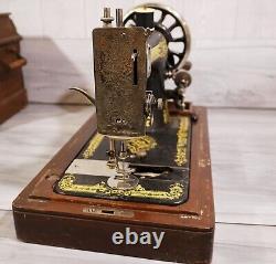 Vintage Antique Early 1900's Singer Table Top Sewing Machine with Wood Case