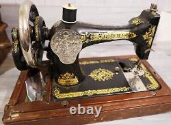 Vintage Antique Early 1900's Singer Table Top Sewing Machine with Wood Case