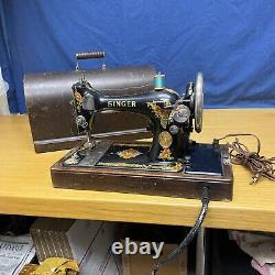 Vintage Antique Early Singer Table Top Sewing Machine withDome Top Wood Case