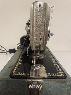 Vintage Antique SINGER Lotus 1906 Model 66 Sewing Machine H1311225