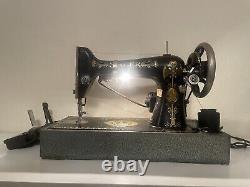 Vintage Antique SINGER Lotus 1906 Model 66 Sewing Machine H1311225