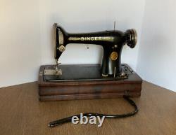 Vintage Antique Singer Black Gold Knee Lift Sewing Machine Wooden Locking Case