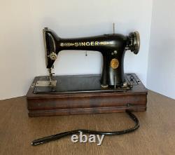 Vintage Antique Singer Black Gold Knee Lift Sewing Machine Wooden Locking Case