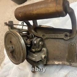 Vintage Antique Singer Carpet Stitcher Binder Hand Crank Sewing Machine