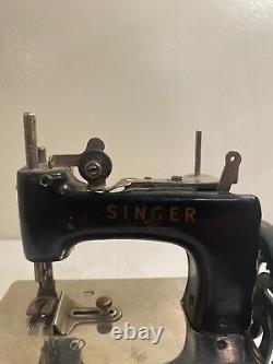 Vintage Antique Singer Child's Sewing Machine Model 20-10