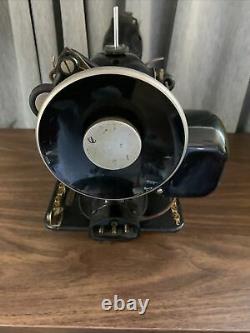 Vintage Antique Singer Heavy Duty Sewing Machine 1937 With Light